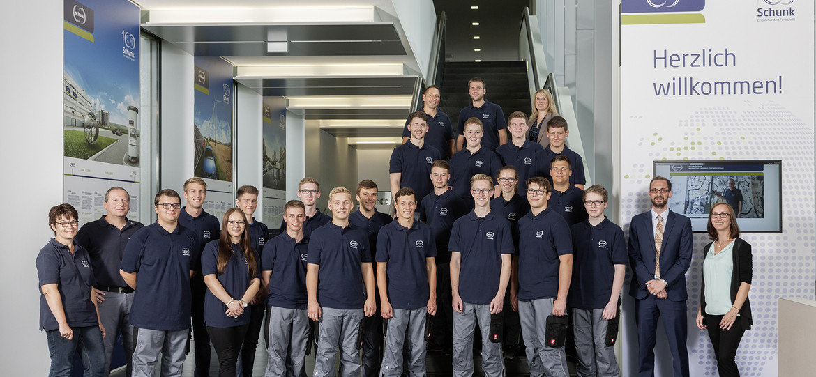 Insgesamt 29 Auszubildende starteten am 1. September an den mittelhessischen Standorten der Schunk Group ins Berufsleben.
