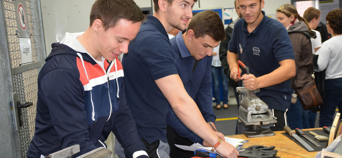 Technologieunternehmen bietet Ausbildung in 14 unterschiedlichen Berufsbildern.