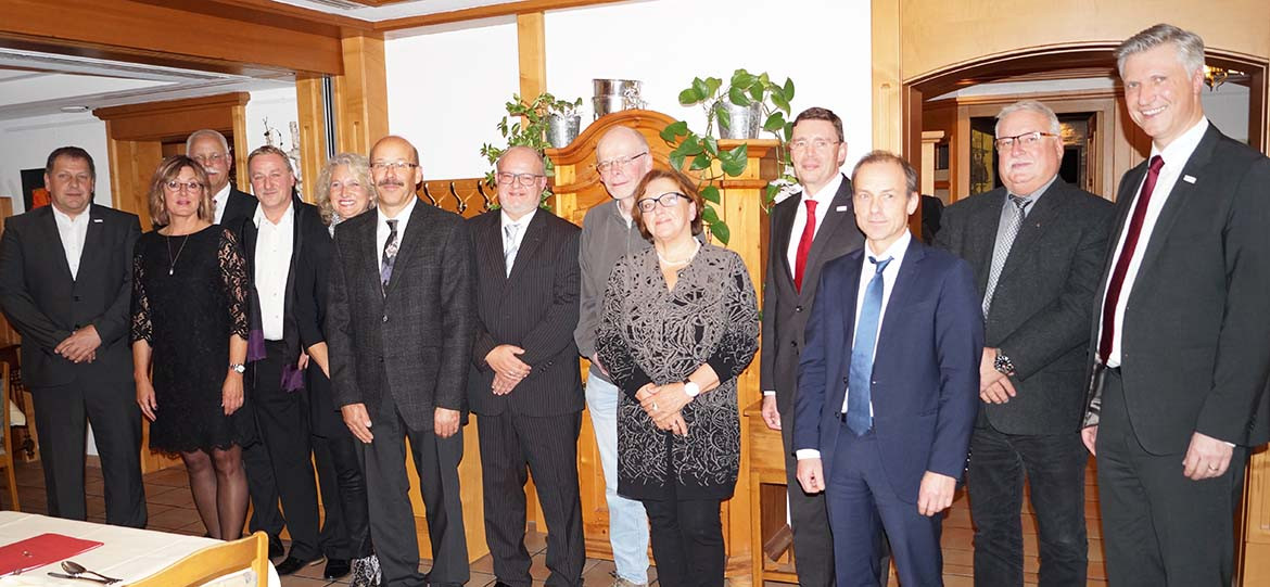 Peter R. Manolopoulos dankt Jubilaren der Standorte Reiskirchen, Balingen und Stuttgart